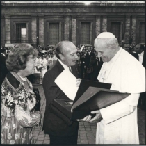 1899973 550968521668158 2142390356 n