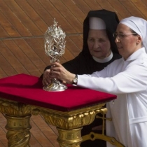 2036762-ap110430018066-643-482