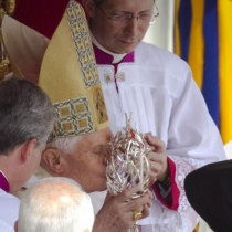 2036812-ap110430017621-643-482