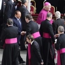 2037958-premier-wloch-silvio-berlusconi-643-482