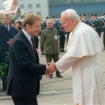 7ebafe23fc51179a6dfacffa24766592,21,1