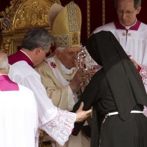 800px-Beatification of John Paul II (2)